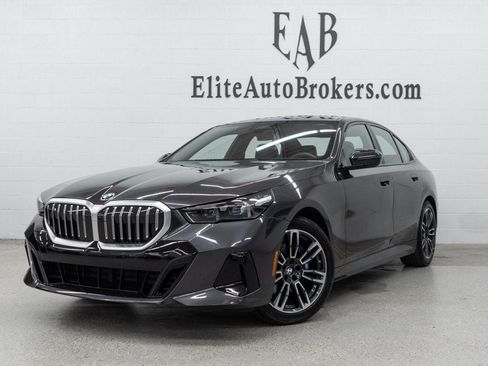 Used 2026 BMW 530i xDrive AWD/4WD image 1