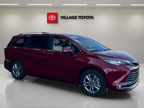 Certified 2026 Toyota Sienna Limited FWD image 7