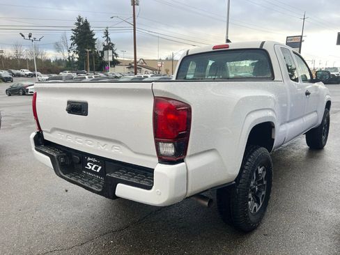 Used 2018 Toyota Tacoma SR RWD image 5