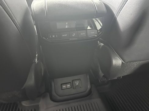 Used 2023 Toyota Highlander Limited image 20