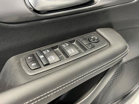 New 2026 Chrysler Pacifica Select image 25