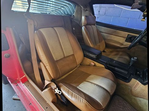 Used 1989 Chevrolet Camaro IROC-Z image 12