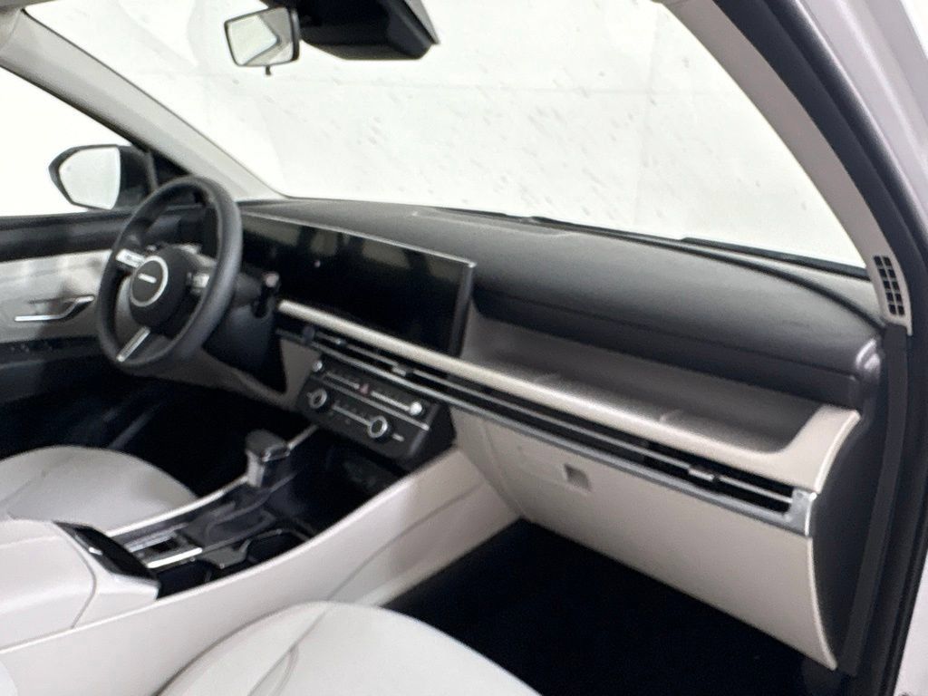 New 2026 Hyundai Tucson SE w/ Tow & Go Package FWD image 13