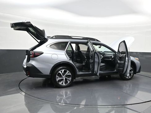 Used 2021 Subaru Outback Limited AWD/4WD image 32