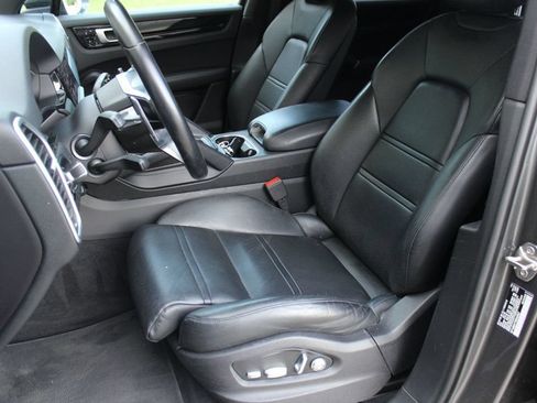 Used 2019 Porsche Cayenne S AWD/4WD image 12