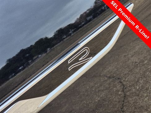 Used 2025 Volkswagen Atlas SEL Premium R-Line image 13