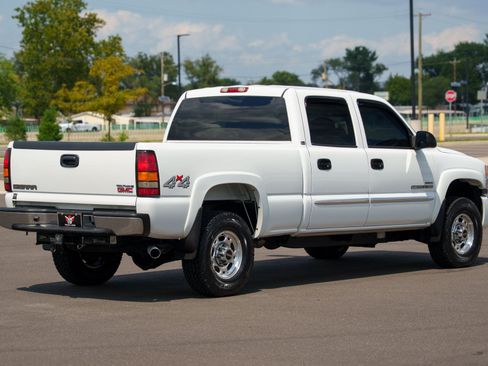 Used 2004 GMC Sierra 2500 SLE w/ Heavy-Duty Power Package AWD/4WD image 13