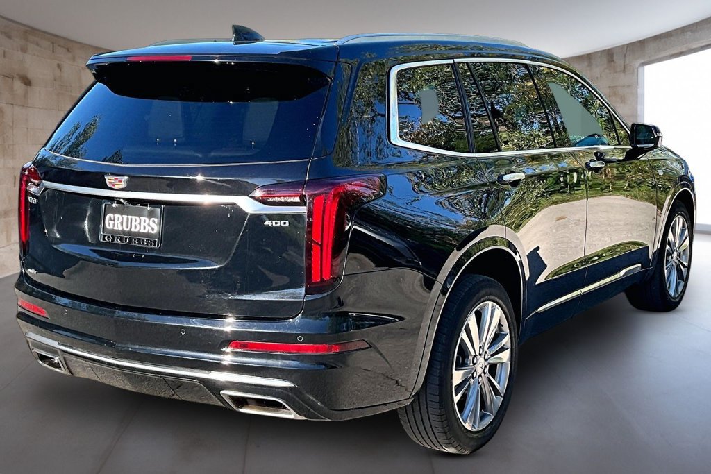 Used 2023 Cadillac XT6 Premium Luxury AWD/4WD image 2