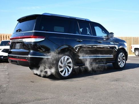 Used 2023 Lincoln Navigator L Reserve image 9