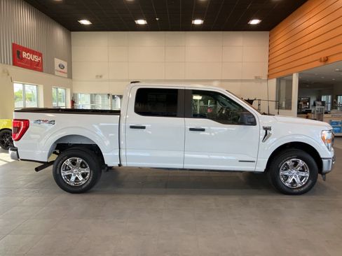 Used 2022 Ford F150 XLT w/ Trailer Tow Package image 4