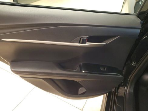 Used 2025 Toyota Camry SE w/ Convenience Package image 13