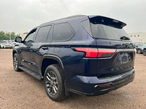 Used 2024 Toyota Sequoia Platinum AWD/4WD image 3
