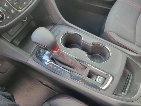 Used 2023 Chevrolet Equinox RS image 14