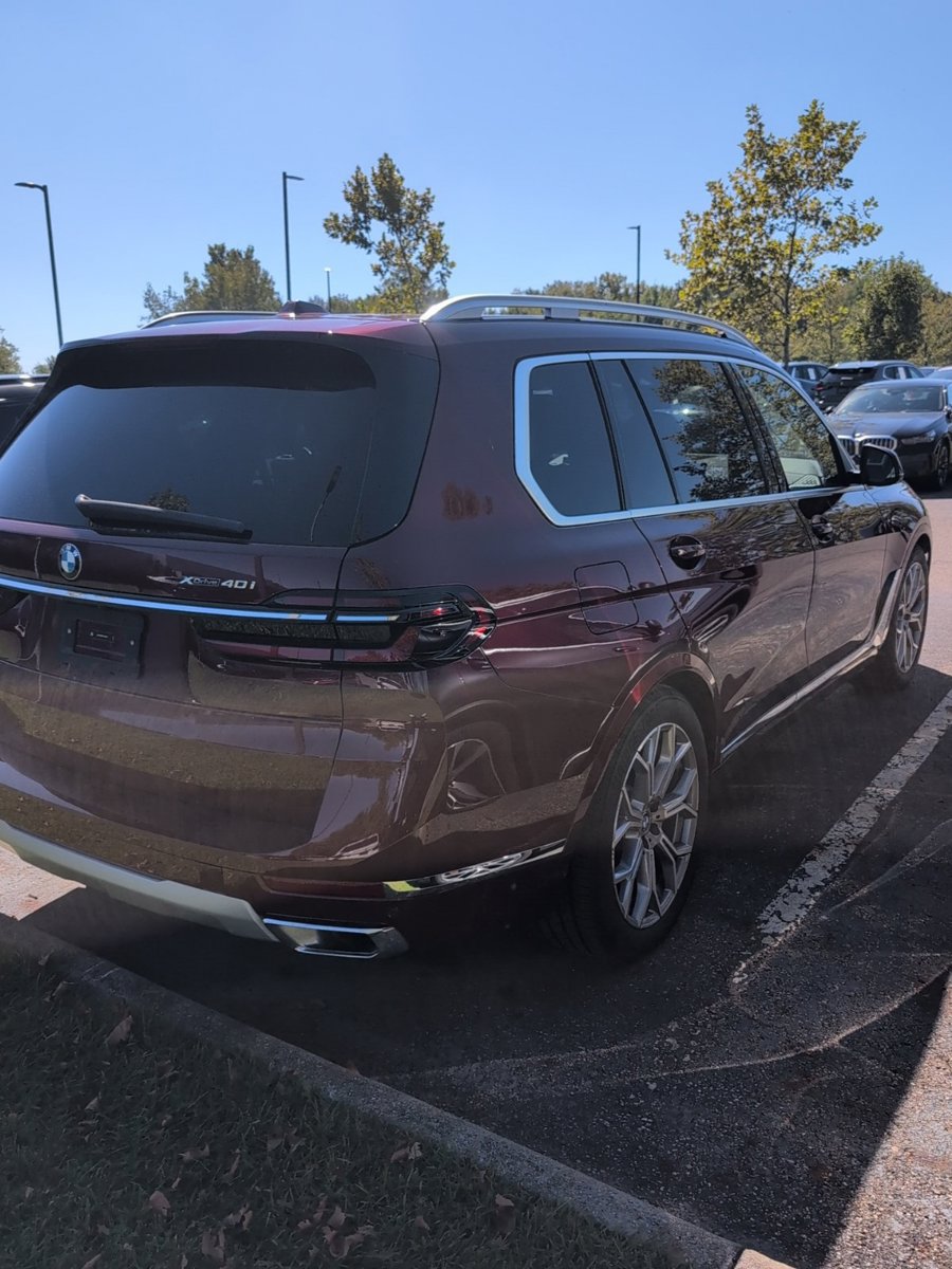 Used 2026 BMW X7 xDrive40i AWD/4WD image 4