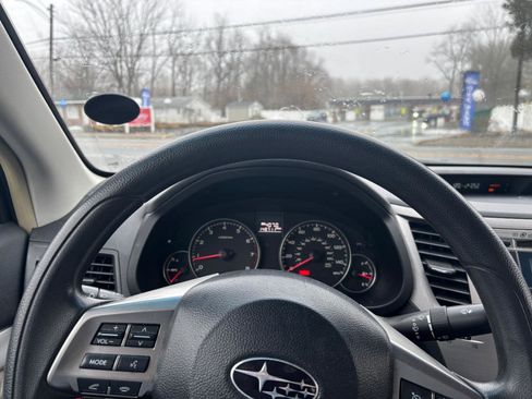 Used 2013 Subaru Legacy 2.5i image 11