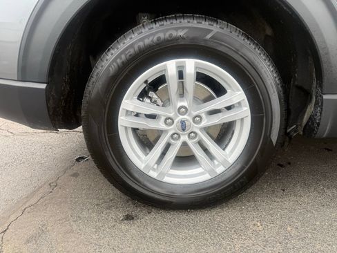 Used 2024 Ford Explorer XLT AWD/4WD image 52