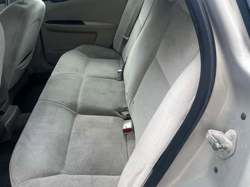 Used 2011 Chevrolet Impala LT FWD image 9