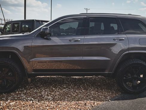 Used 2015 Jeep Grand Cherokee Altitude AWD/4WD image 15