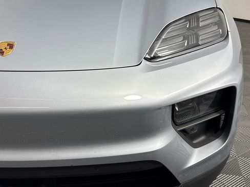 New 2025 Porsche Macan Electric RWD image 11