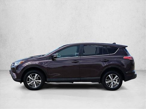 Used 2018 Toyota RAV4 XLE FWD image 9