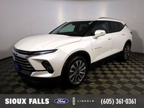 Used 2024 Chevrolet Blazer Premier w/ Driver Confidence II Package AWD/4WD image 1