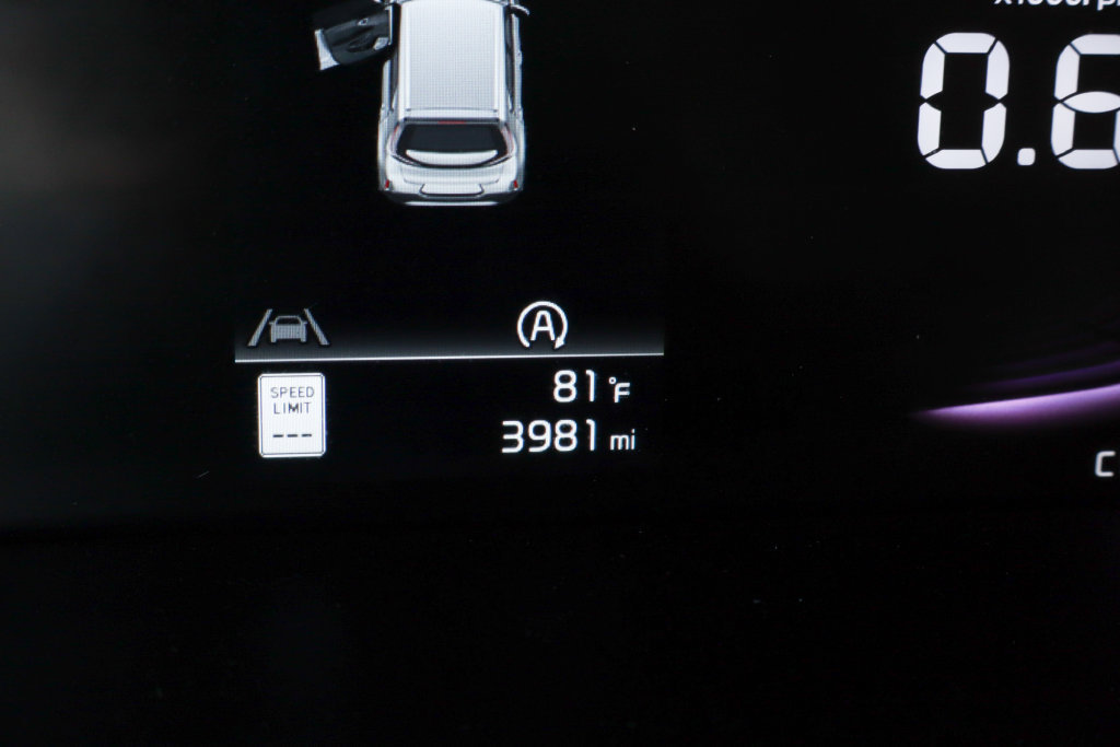 Used 2025 Kia Soul LX w/ LX Technology Package FWD image 25