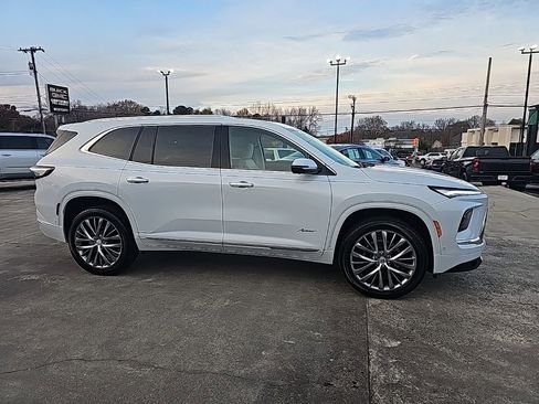 New 2026 Buick Enclave Avenir w/ Super Cruise Package image 2