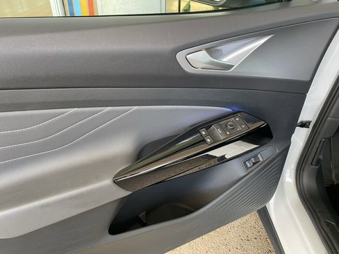 Used 2023 Volkswagen ID.4 Pro S image 18