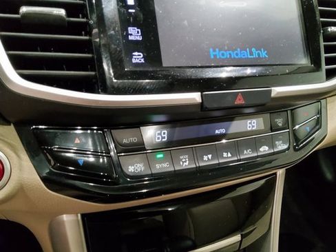 Used 2017 Honda Accord Touring image 23