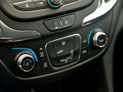 Used 2022 Chevrolet Equinox LT image 23