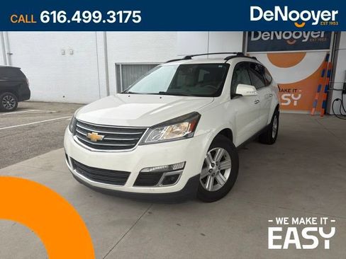 Used 2014 Chevrolet Traverse LT FWD image 1