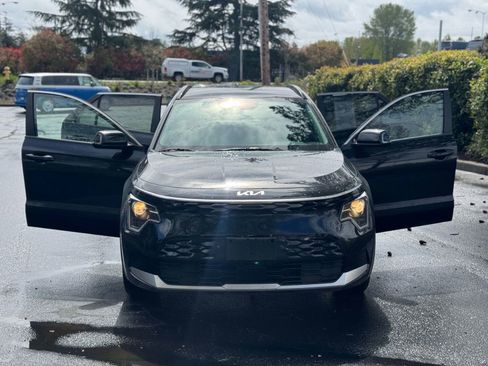 Used 2023 Kia Niro Wind w/ Wind Preserve Package FWD image 17