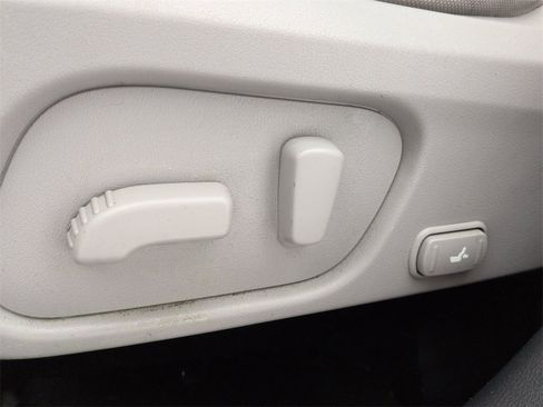 Used 2016 Subaru Forester 2.5i Premium w/ All-Weather Package image 14