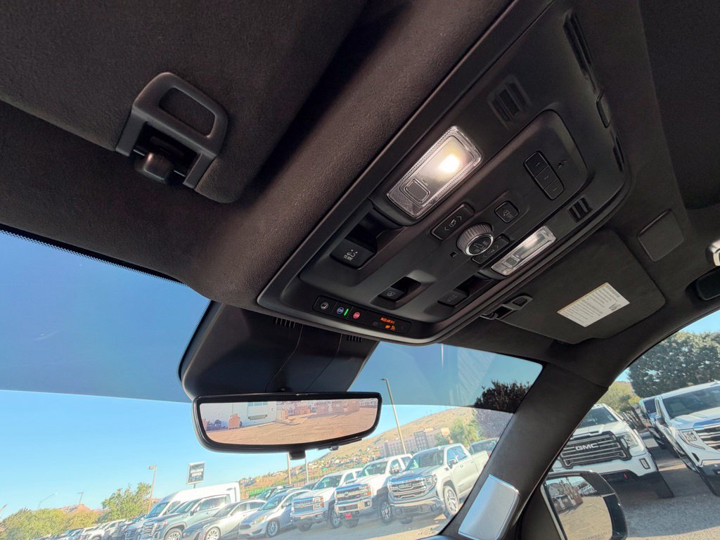 Used 2023 Cadillac Escalade ESV Sport Platinum w/ Heavy-Duty Trailer Package AWD/4WD image 17