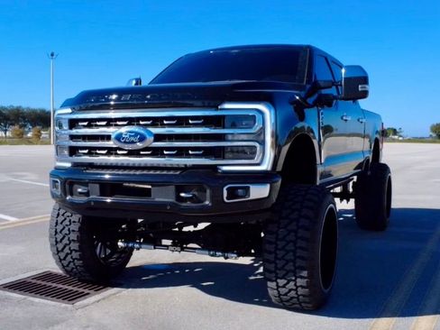 Used 2024 Ford F250 Platinum w/ FX4 Off-Road Package image 10