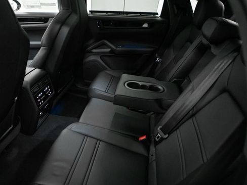 New 2026 Porsche Cayenne GTS AWD/4WD image 37