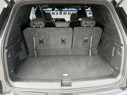 Used 2025 Chevrolet Traverse LT w/ Sun and Wheel Package AWD/4WD image 10