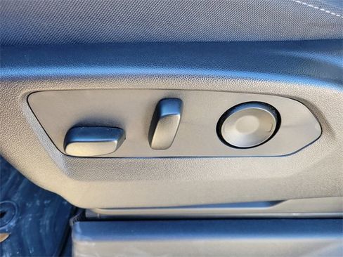 Used 2024 Chevrolet Silverado 1500 Custom image 17