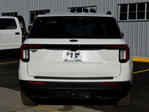 New 2026 Ford Explorer ST-Line w/ ST-Line Street Pack image 5
