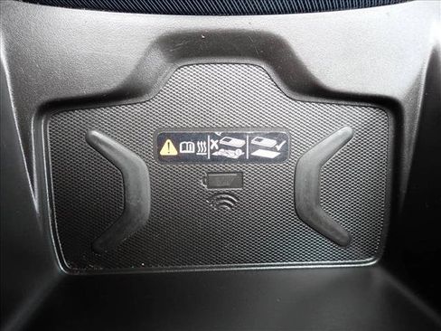 Used 2021 Chevrolet Colorado Z71 AWD/4WD image 17