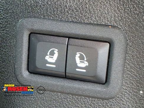 Used 2023 Jeep Wagoneer Series III w/ Preferred Equipment Group AWD/4WD image 44