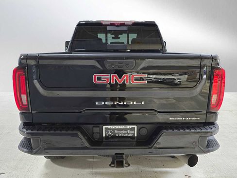 Used 2023 GMC Sierra 3500 Denali w/ Denali Black Diamond Edition image 4