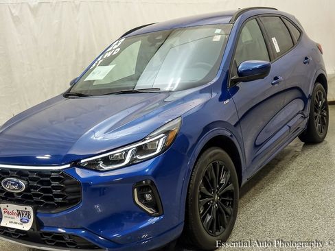 Used 2023 Ford Escape ST-Line Elite AWD/4WD image 4