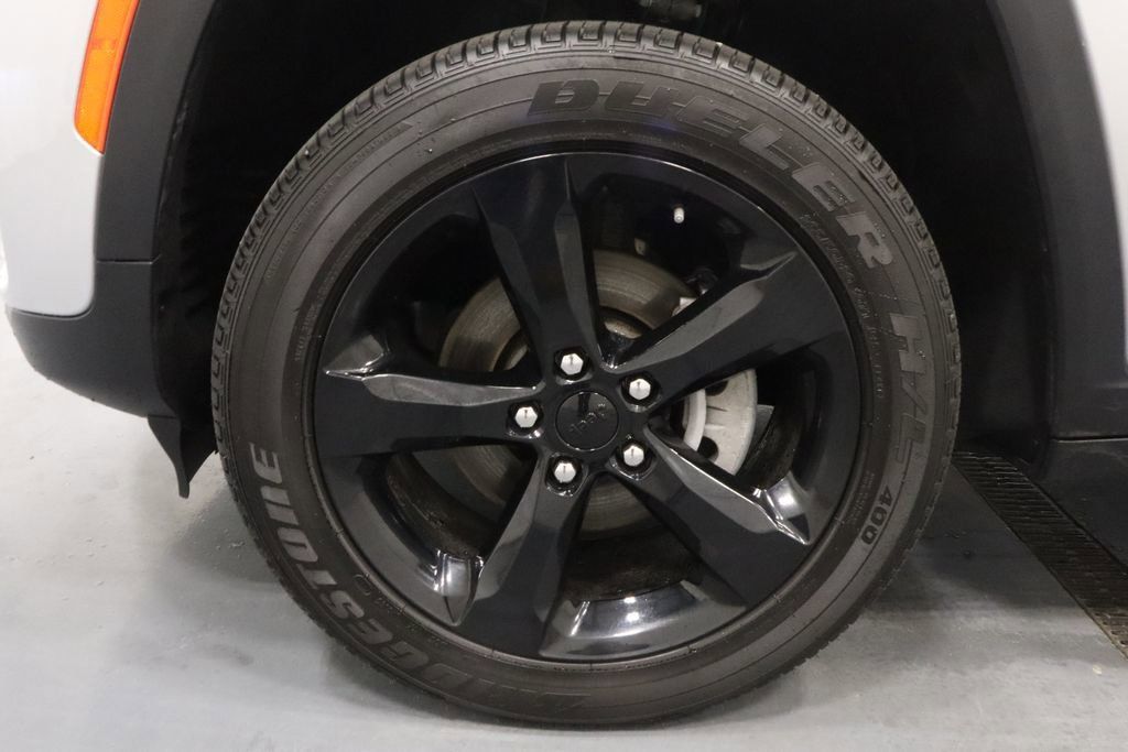 Certified 2024 Jeep Grand Cherokee Altitude AWD/4WD image 25