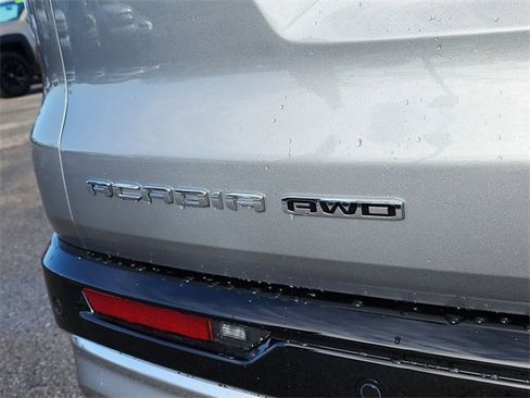 New 2026 GMC Acadia Denali w/ Super Cruise Package image 5