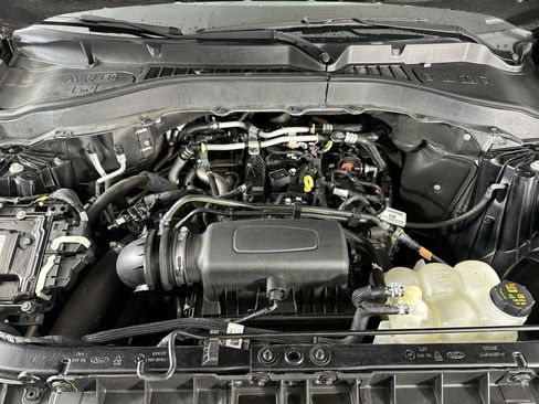 Used 2021 Ford Explorer XLT w/ Equipment Group 202A RWD image 28