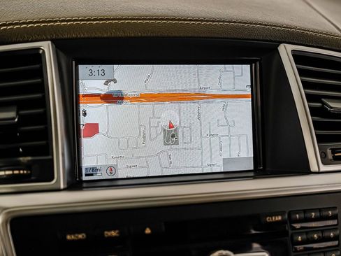 Used 2015 Mercedes-Benz GL 320 BlueTEC 4MATIC image 21