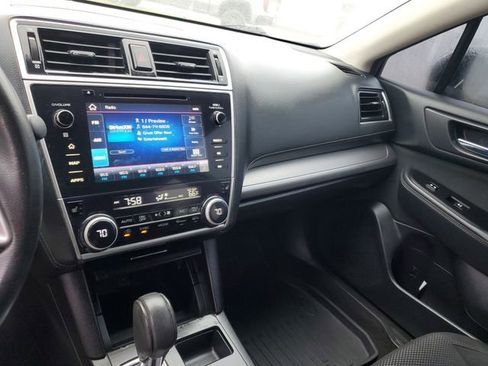 Used 2019 Subaru Outback 2.5i Premium image 25