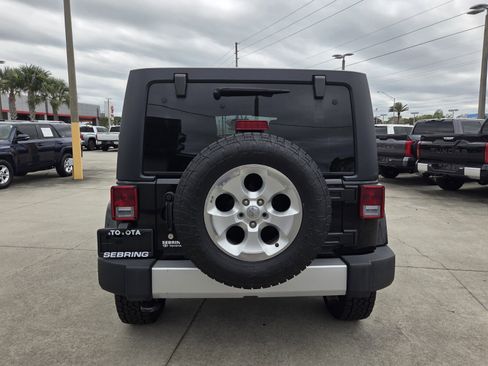 Used 2014 Jeep Wrangler Unlimited Sahara w/ Connectivity Group image 8