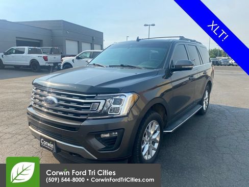Used 2019 Ford Expedition XLT w/ Equipment Group 202A AWD/4WD image 2